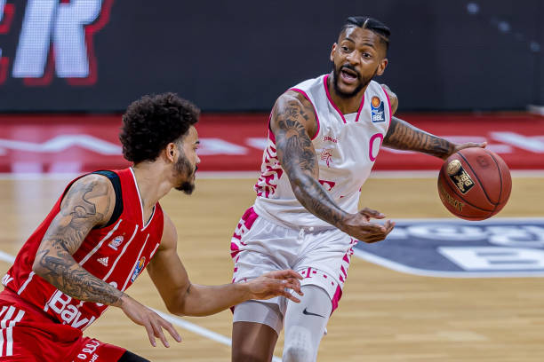 球战术中发 球战术中发